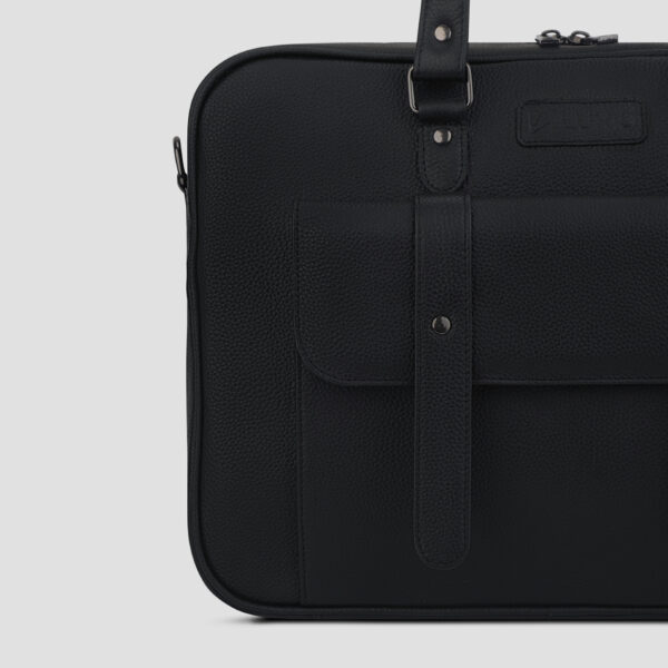 LUXIO StrapEdge Leather Executive Bag close