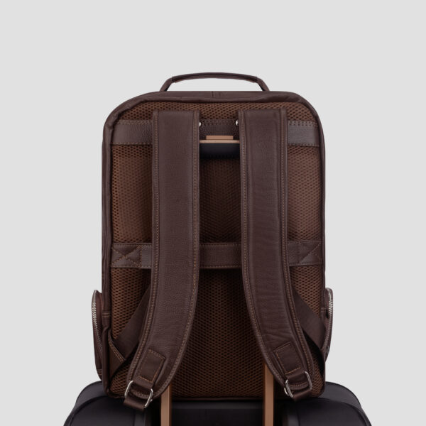 Luxio Essential Leather Backpack in tolly