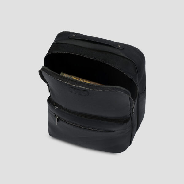 Luxio Imperial Leather Backpack main compartment
